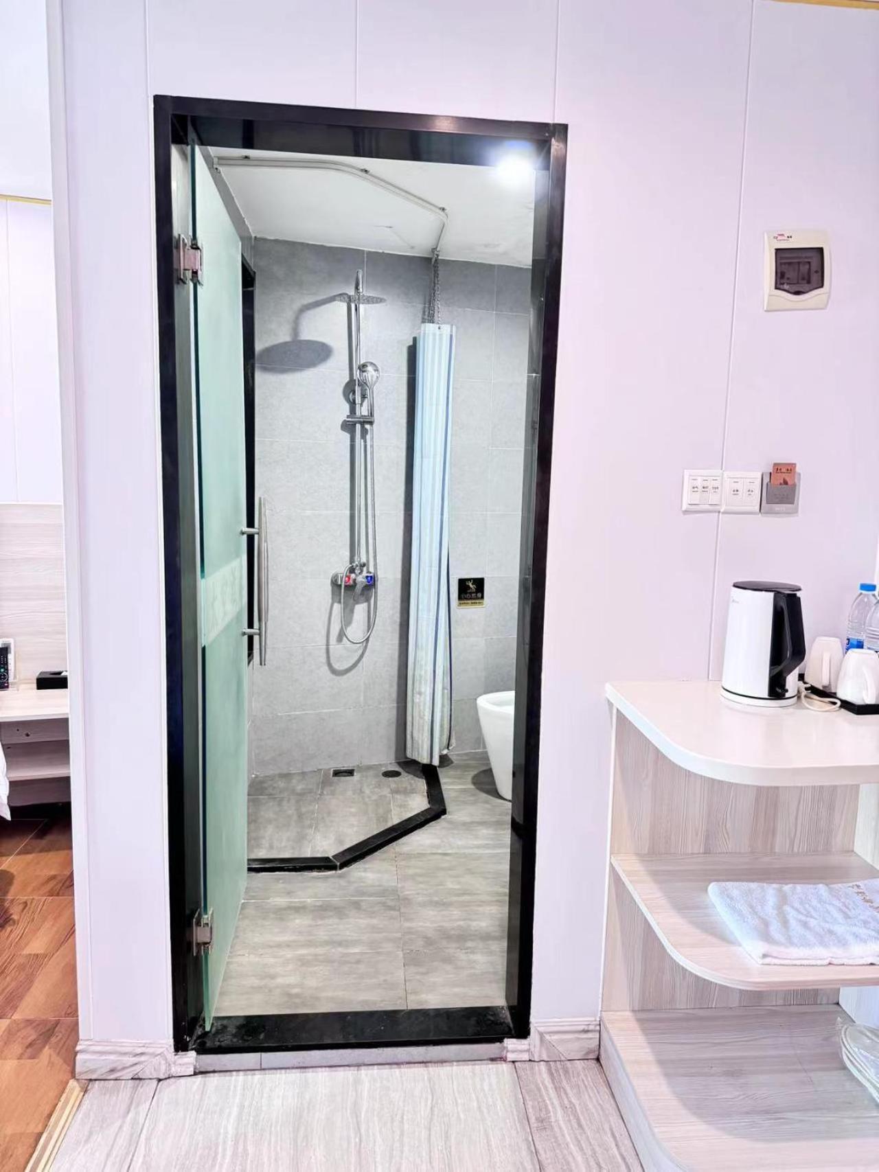 Zhuhai Dreamers Capsule Hotel Esterno foto